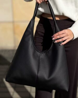 czarna torebka hobo