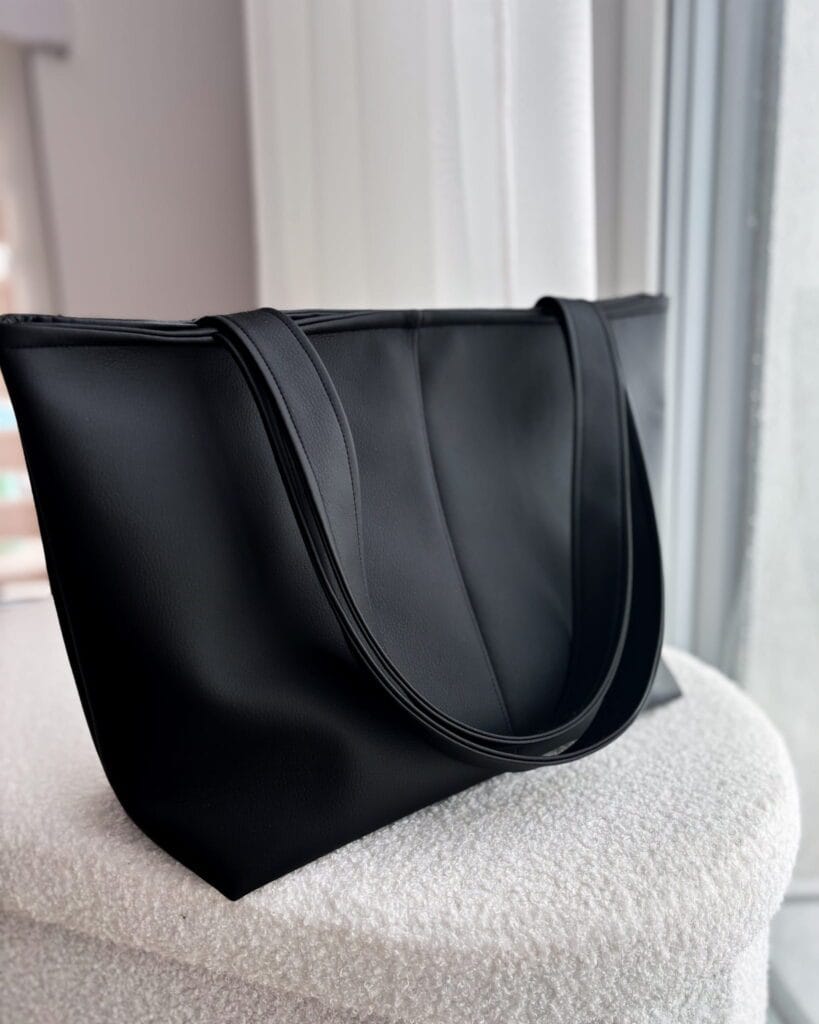 czarna torebka shopperka na co dzien