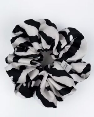 satynowa scrunchie zebra