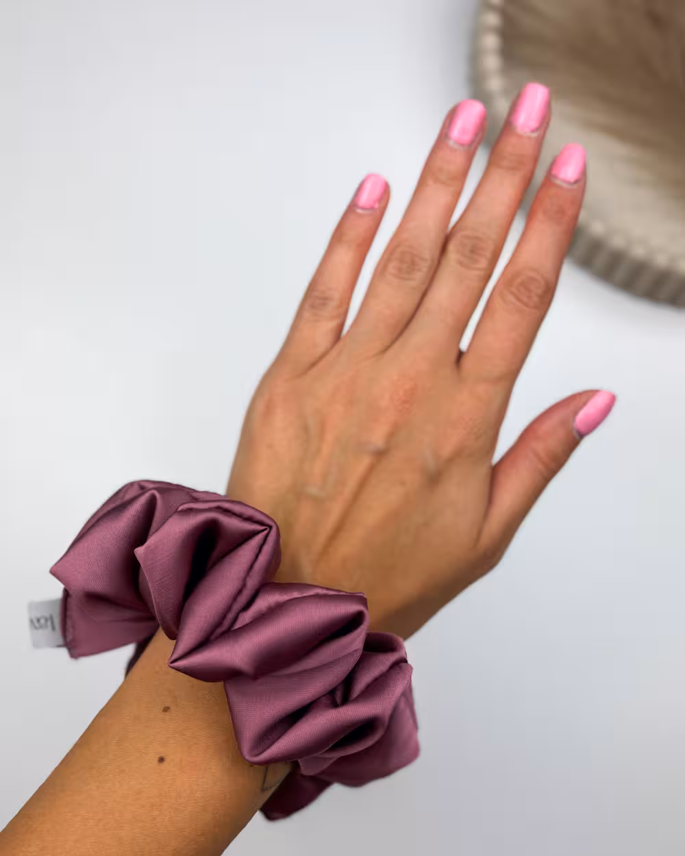 Satynowa Scrunchie do włosów Wild Rose 3 scrunchie brudny róż