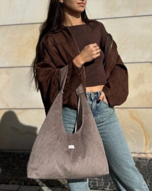 Torebka hobo sztruksowa Laveni kolor ecru stylizacja casual