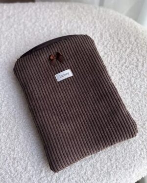 Sztruksowe etui na czytnik