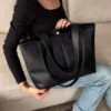 Czarna torebka shopper