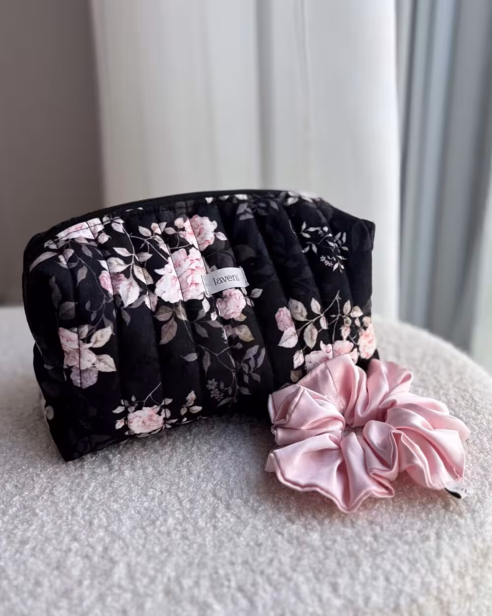 Zestaw Kosmetyczka & Scrunchie Moon Rose 1 zestaw kosmetyczka i scrunchie handmade