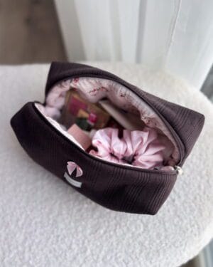 wnętrze bawełnianej kosmetyczki damskiej