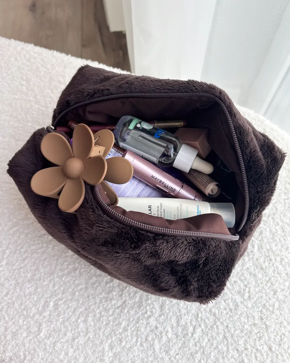 Kosmetyczka Fluffy Dark Brown 2 pluszowa brązowa kosmetyczka