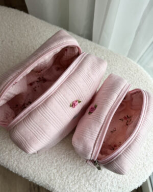 zestaw kosmetyczek podróżnych