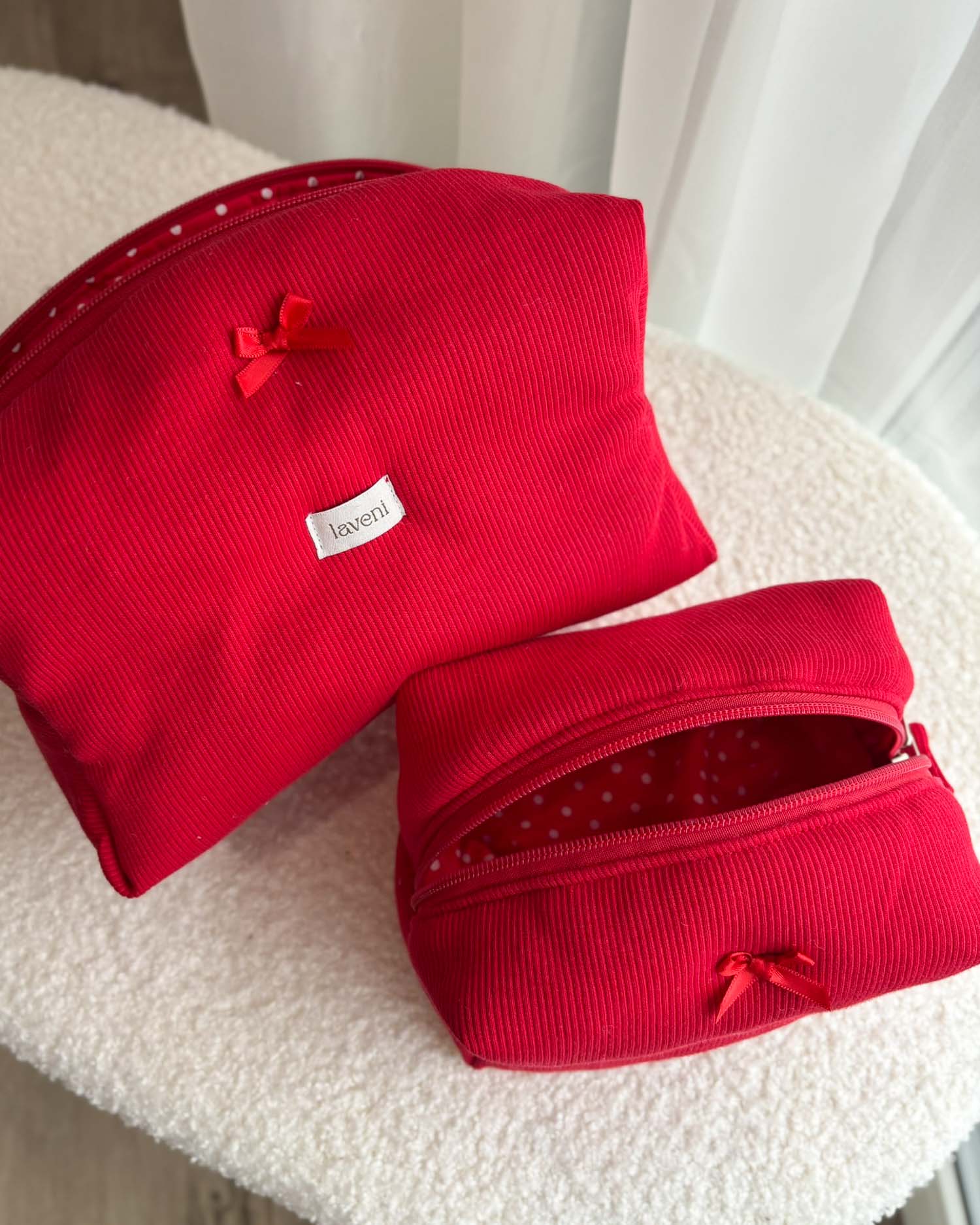 Zestaw Kosmetyczek Ribb Red 2 Zestaw Kosmetyczek Ribb Red - obrazek 2