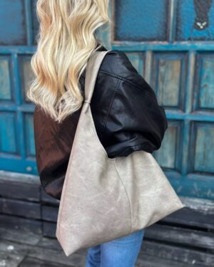 Beżowa torebka hobo Taupe z aksamitnej ekoskóry premium Laveni.