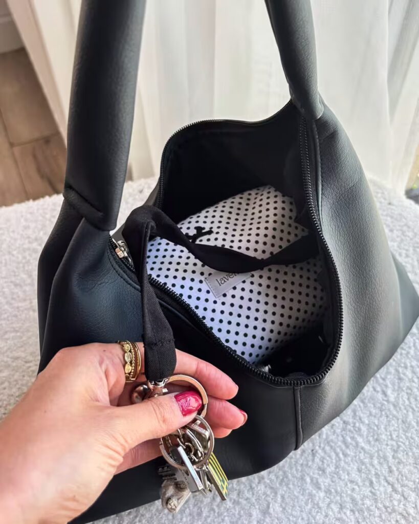 mini portfelik w kropki 8518