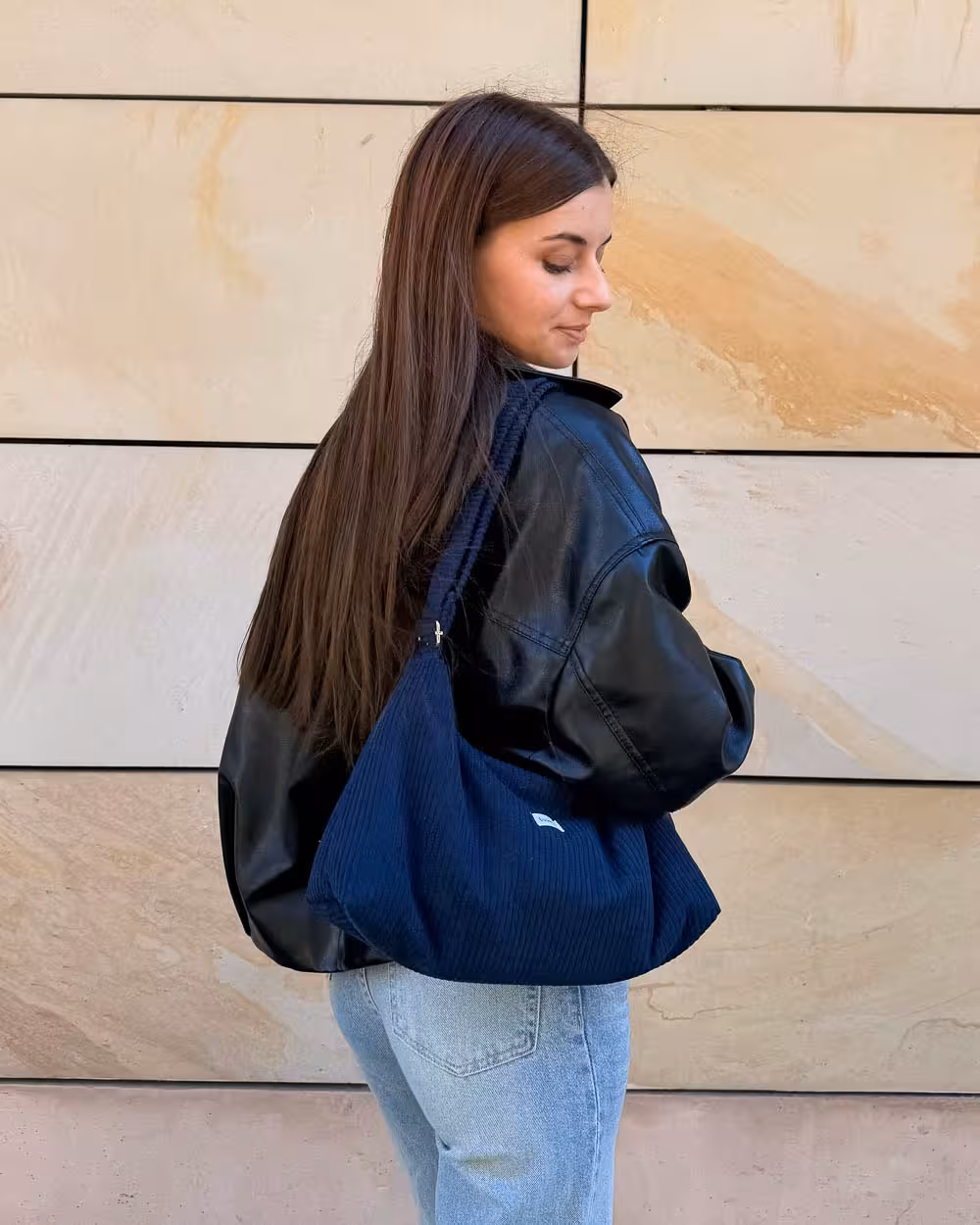 Torebka Slouchy CHLOE Navy 1 granatowa torebka sztruksowa